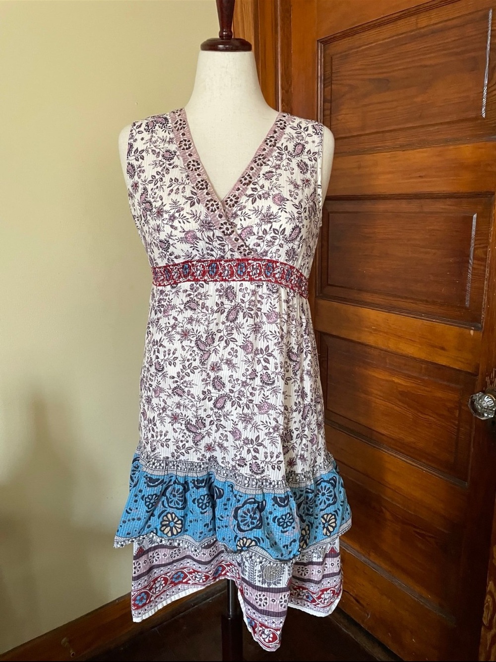 Sleeveless V-Neck Floral Tiered Midi Dress in Ivory, Purple, and Blue